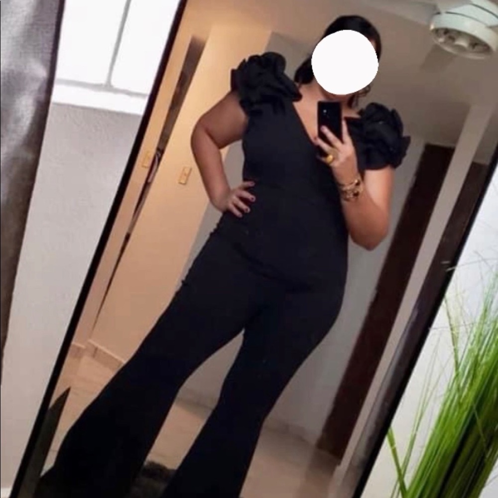 Elegant Plus Black Jumpsuit 🖤